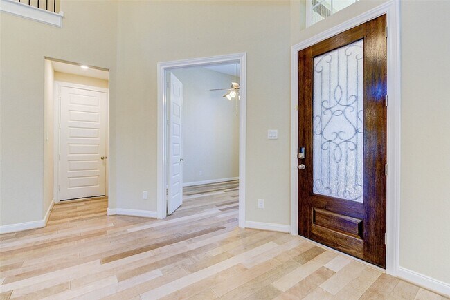 Building Photo - 4022 Steep Woods Dr