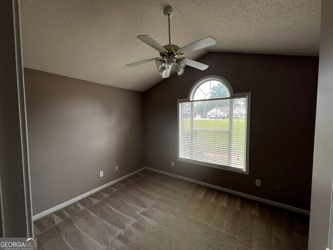 Building Photo - 1059 Commons Ct
