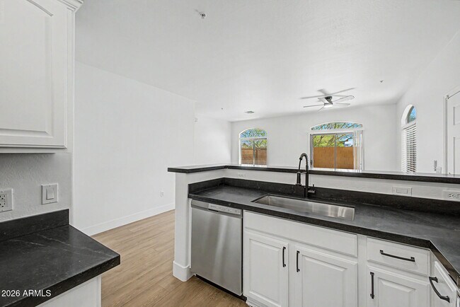 Building Photo - 17365 N Cave Creek Rd