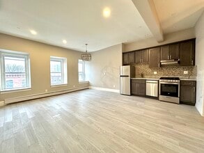 Building Photo - 1150 Cambridge St