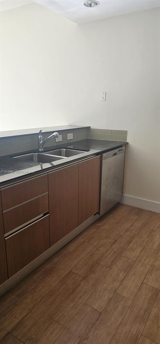 Building Photo - 1060 Brickell Ave