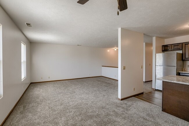 Building Photo - Spacious Duplex Close to Schools, UNL, Haymarket, and I-80 TOTALLY REMODELED