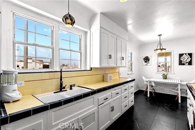 Building Photo - 9101 La Salle Ave