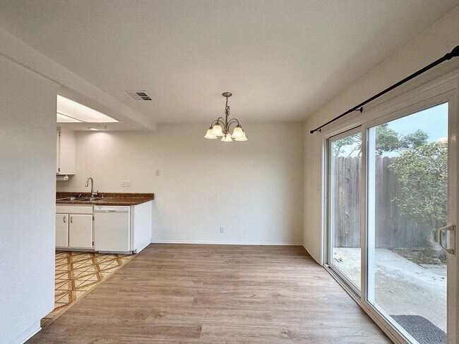 Building Photo - Oxnard Dunes | 2 Bedroom + 2 Bath Duplex -...