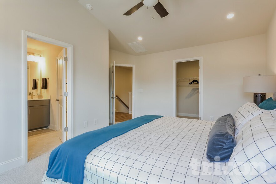 Building Photo - 20 Beautyberry St