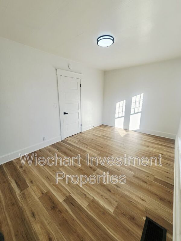 Building Photo - 426 Hazel Ave