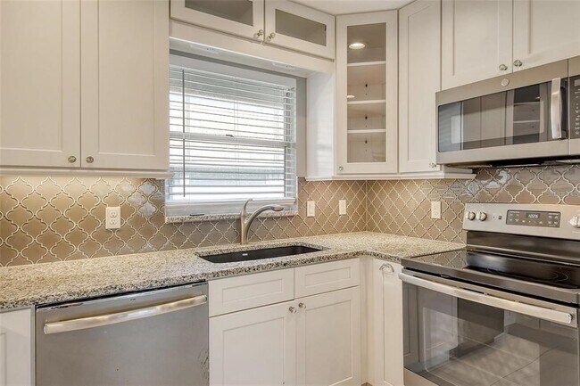 Building Photo - 2332 Canalbluff Pl