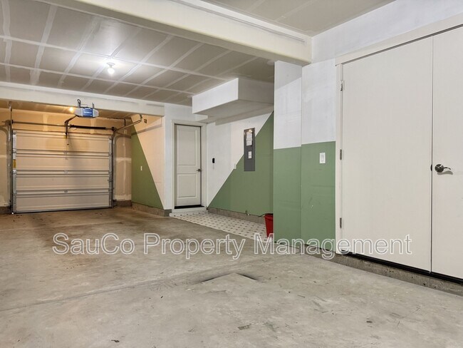 Building Photo - 13558 SW Beach Plum Terrace