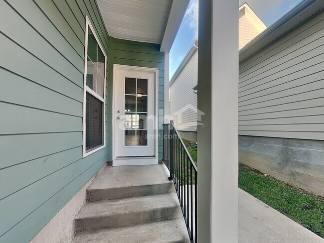 Building Photo - 5336 Tupelo St