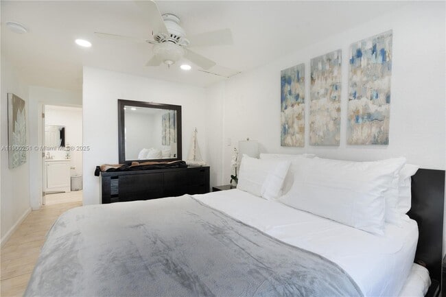 Building Photo - 6390 Plunkett St