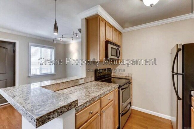 Building Photo - 1062 Josephine St