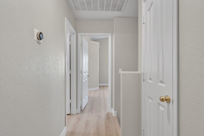 Building Photo - 1568 Lamplight Village Ln