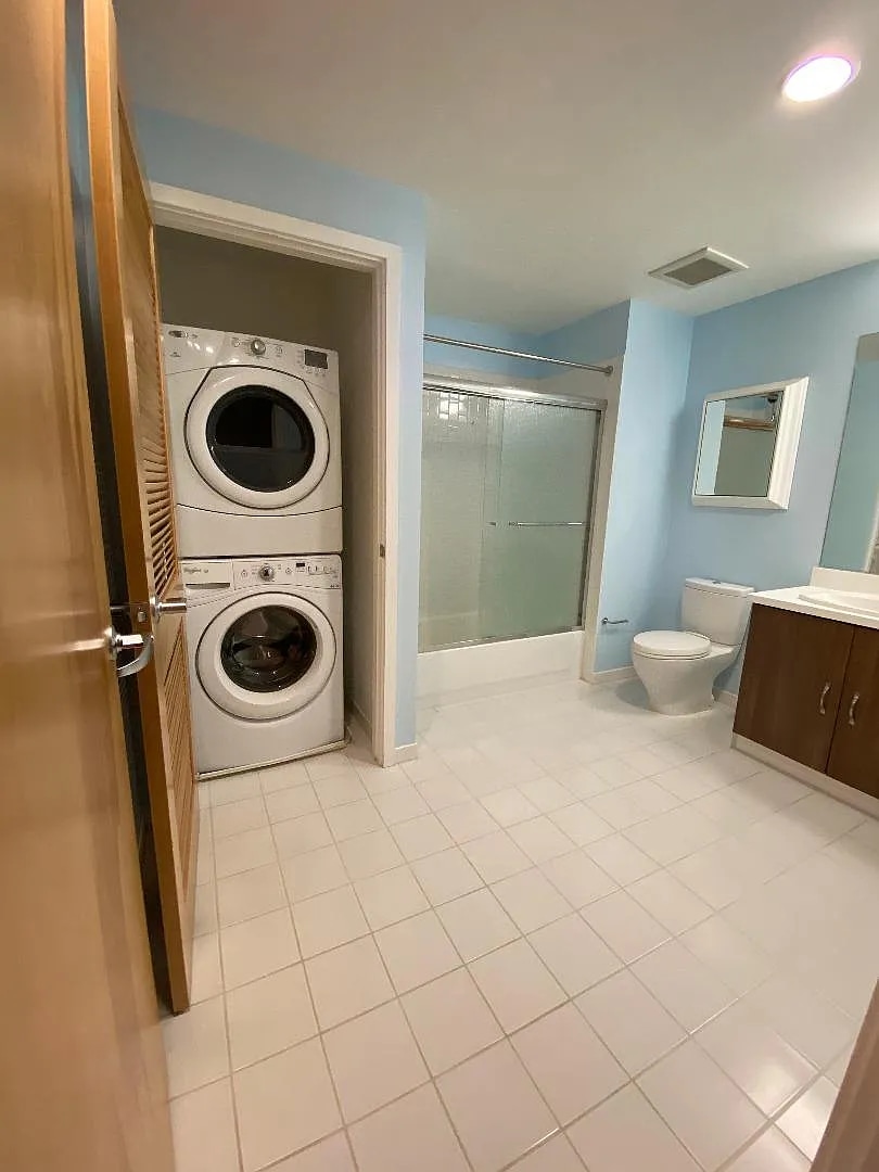 washer and dryer - 5800 3rd St