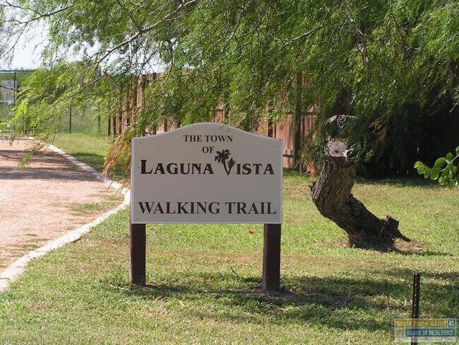 Building Photo - 15 Cypress Point Dr