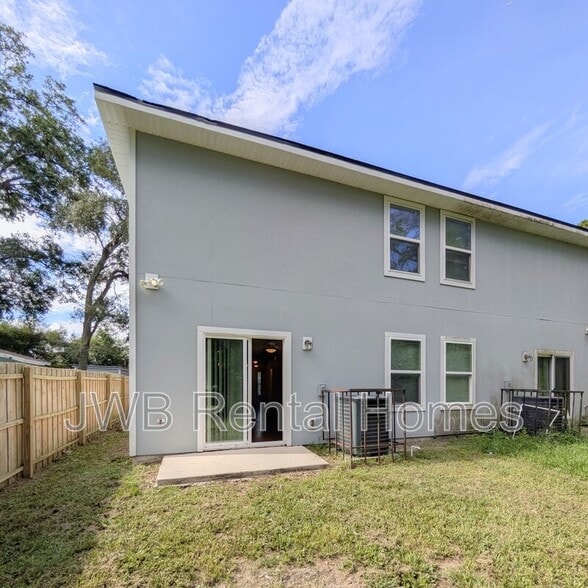 Building Photo - 7147 Alton Ave