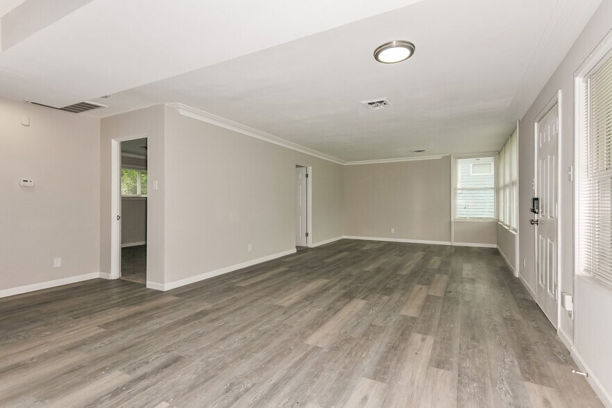 Building Photo - 8421 St Olaf Dr