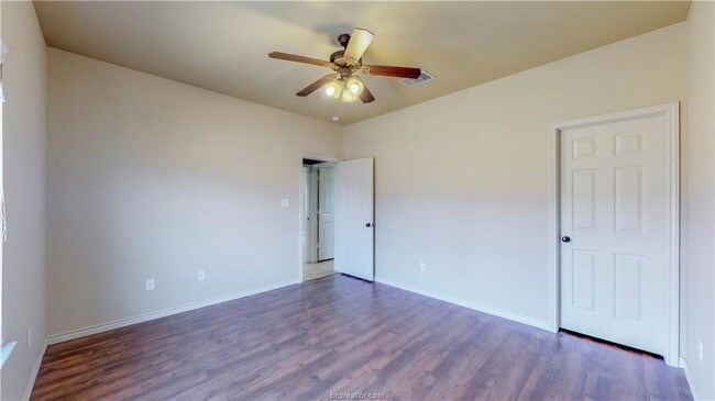 Building Photo - 3357 Keefer Loop