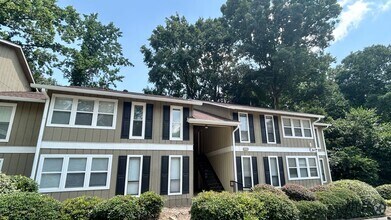 Building Photo - North Atlanta 1 Bed-1 Bath Condo, LVP Hard...
