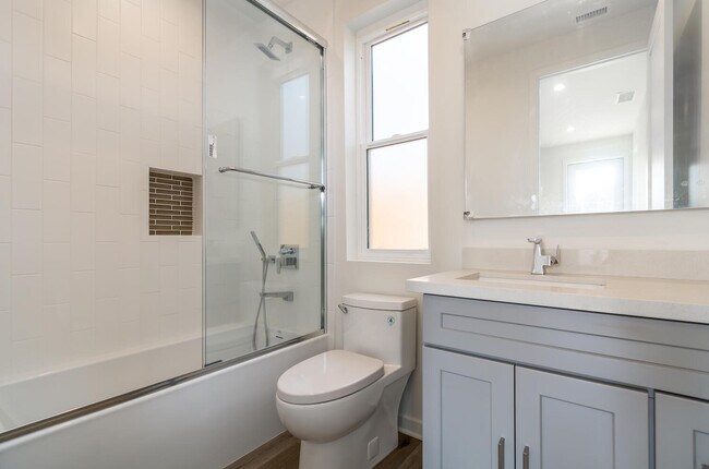 Building Photo - 6402 Kenwater Pl