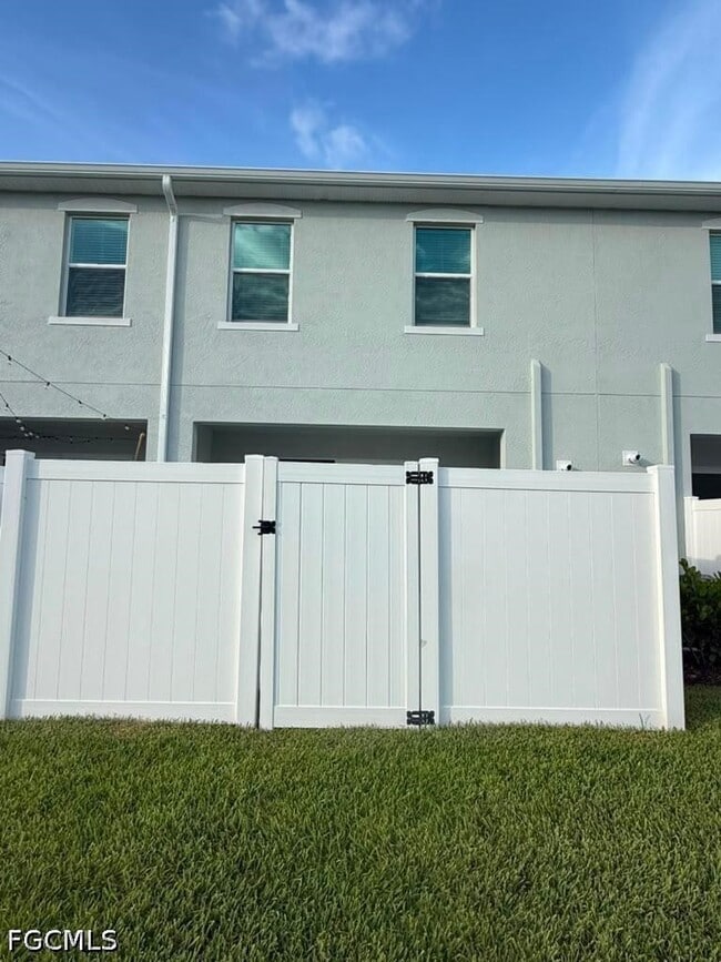 Building Photo - 44292 Caraton Ter