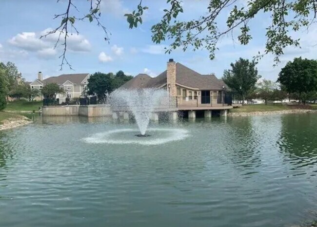 Building Photo - 1575 Oakfield Dr