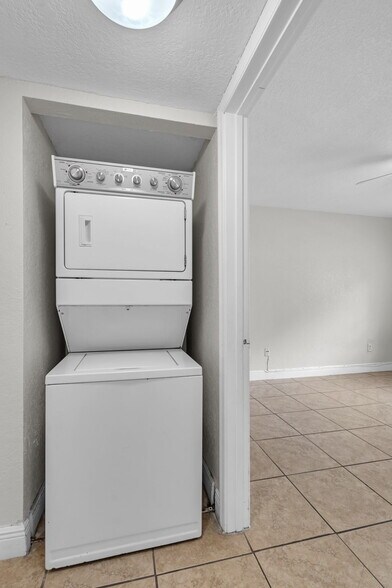 Building Photo - 3680 N 56th Ave