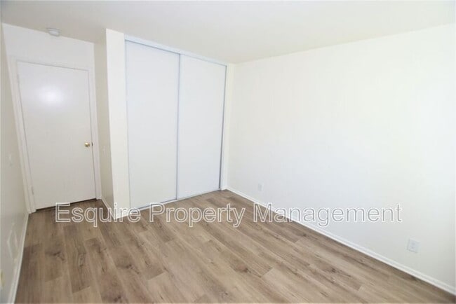 Building Photo - 1035 Woodgate Ct