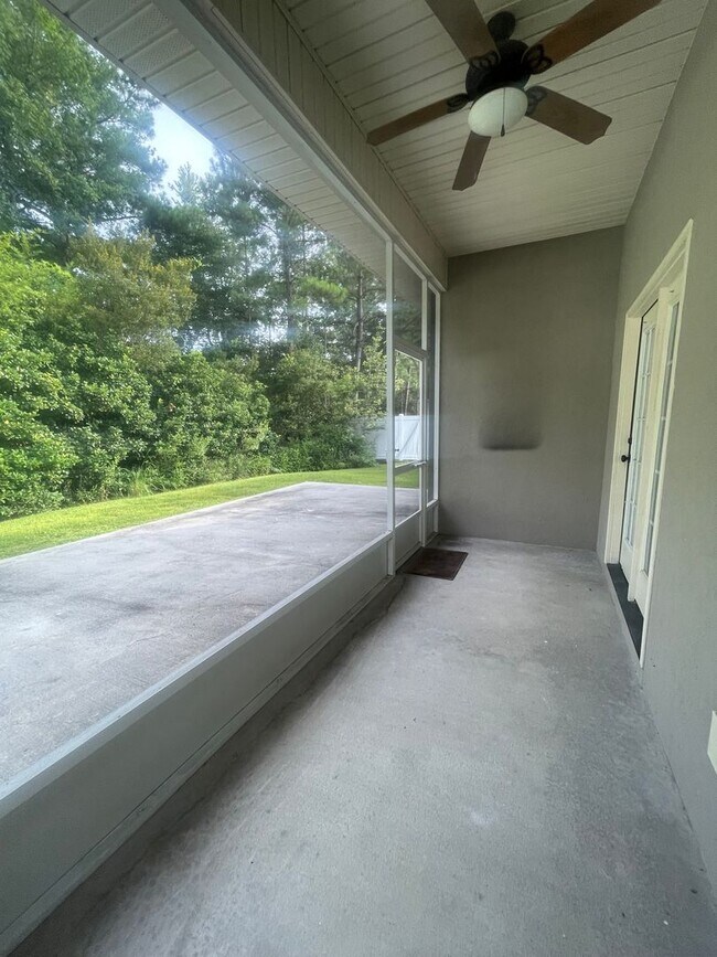 Building Photo - 24 Port Richey Way