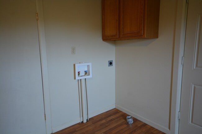 Building Photo - Rent this 2 Bedroom house with a 1 car garage.