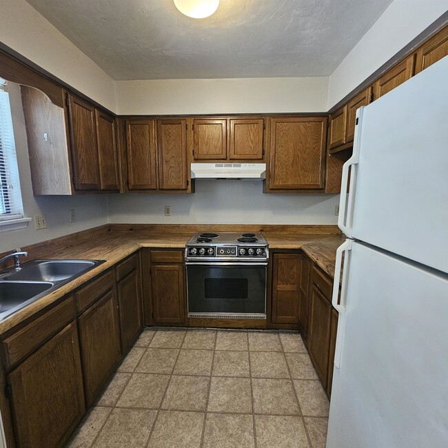Building Photo - 2927 Woodrich Dr