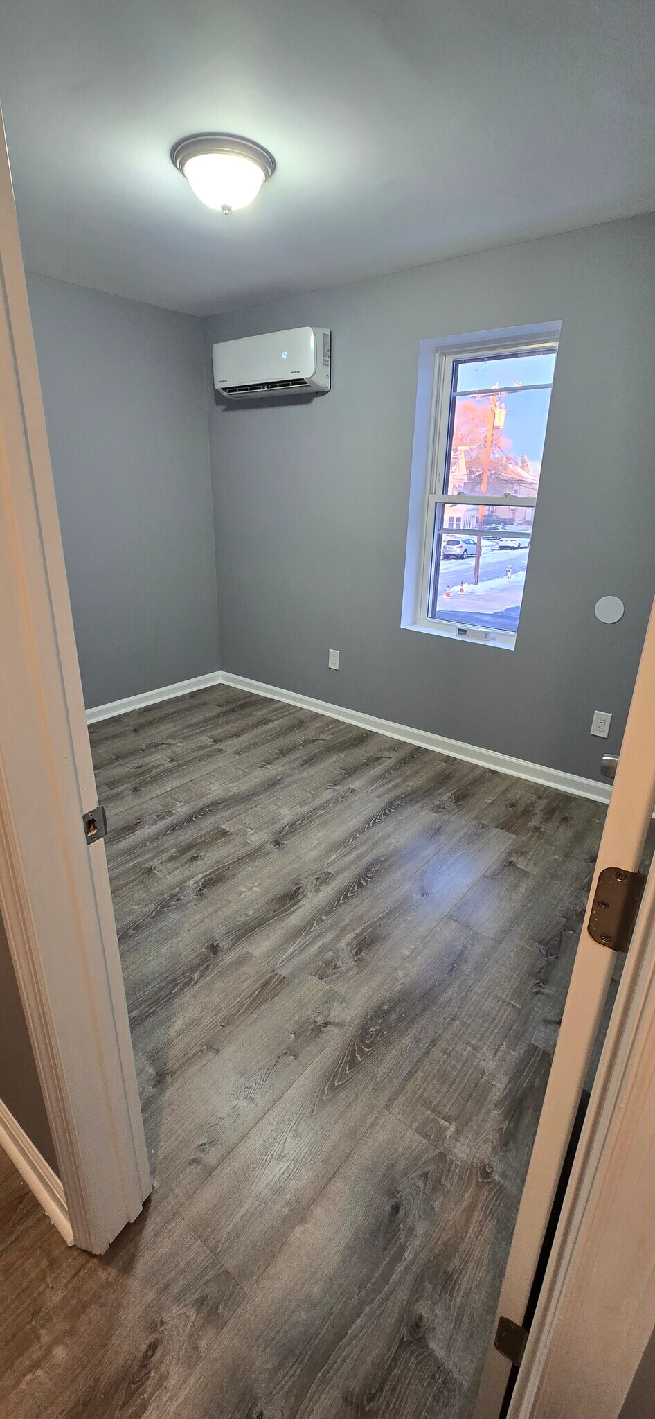 Building Photo - 44 Capitol St