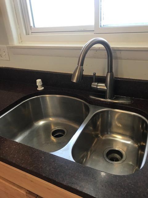 Building Photo - 2865 Burlington St