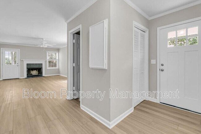 Building Photo - 974 Governors Rd