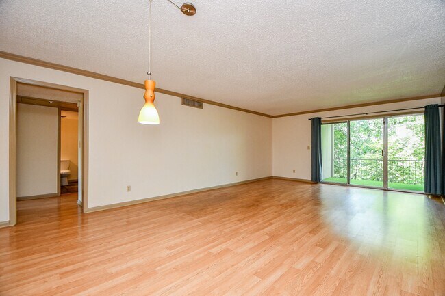 Building Photo - 6533 Bayou Glen Rd