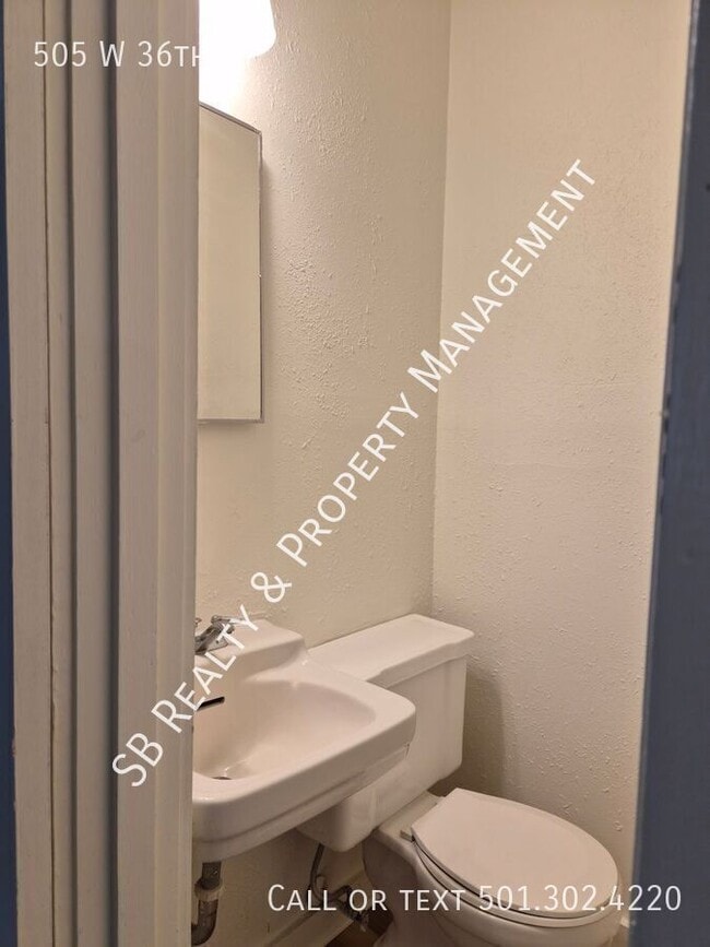 Building Photo - 505 W 36th St