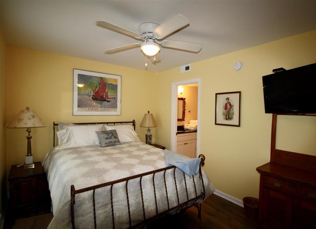 Building Photo - 800 St Andrews DriveLinville Gdns