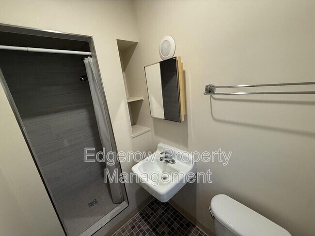 Building Photo - 13827 Ironwood Dr NW