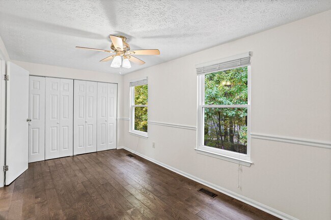 Building Photo - Village of Hickory Ridge: Columbia