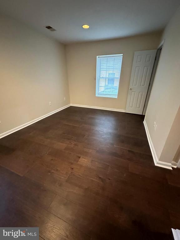 Building Photo - 218 Kirby St