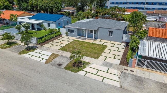 Building Photo - 921 NW 30th Ct