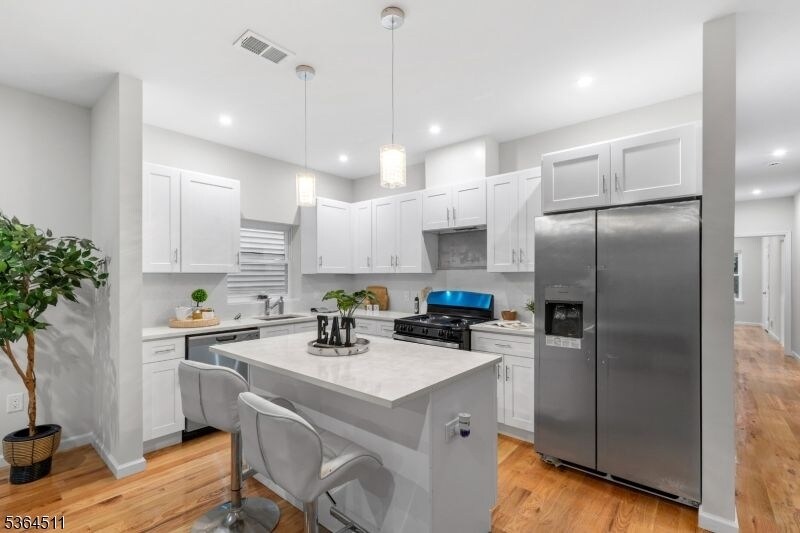 Building Photo - 13 Voorhees St