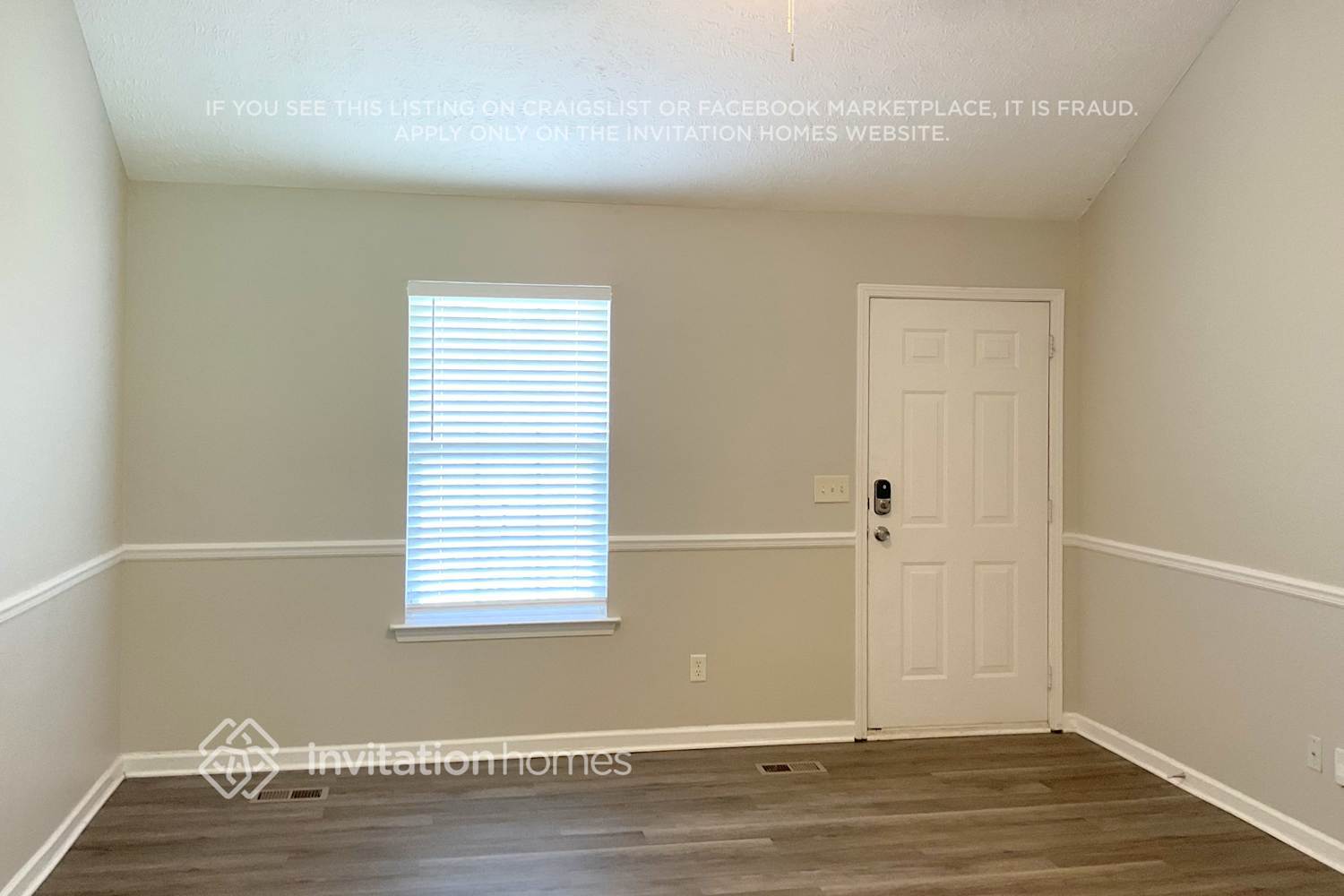Building Photo - 325 Royal Garden Dr