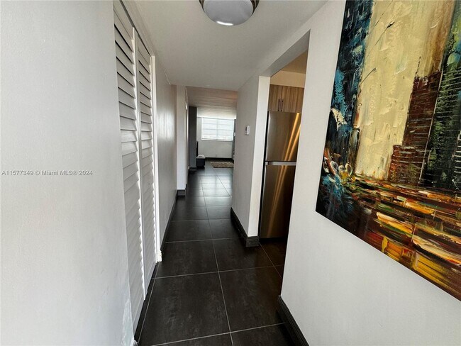 Building Photo - 2903 N Miami Beach Blvd