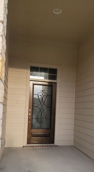 Building Photo - 3206 Trinity Dr