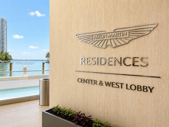 Building Photo - 300 Biscayne Blvd Way