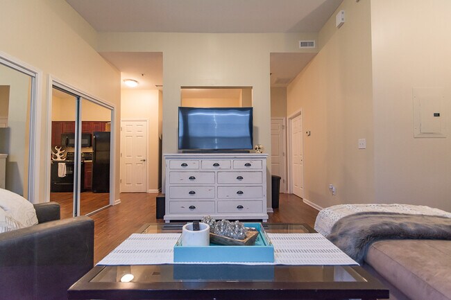 Interior Photo - Morton Grad Apartments
