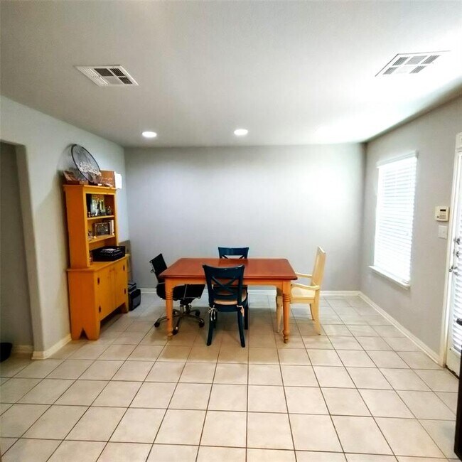 Building Photo - 107 Gambel Oak Way