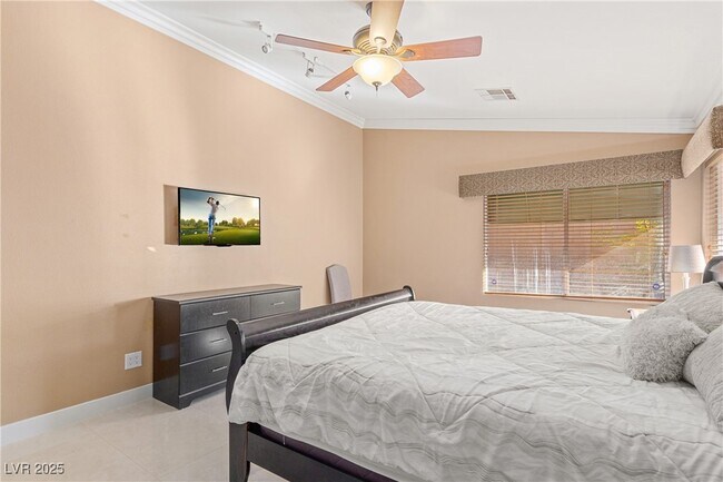 Building Photo - 2555 Sundew Ave