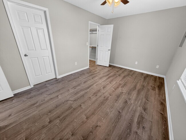 Building Photo - 1330 Godas Cir