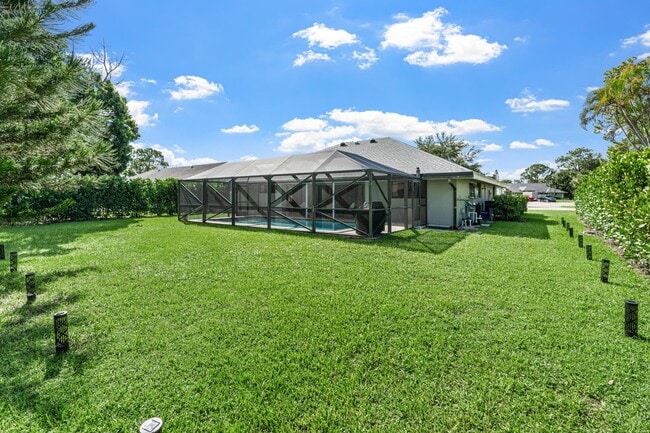 Building Photo - 13471 Barberry Dr